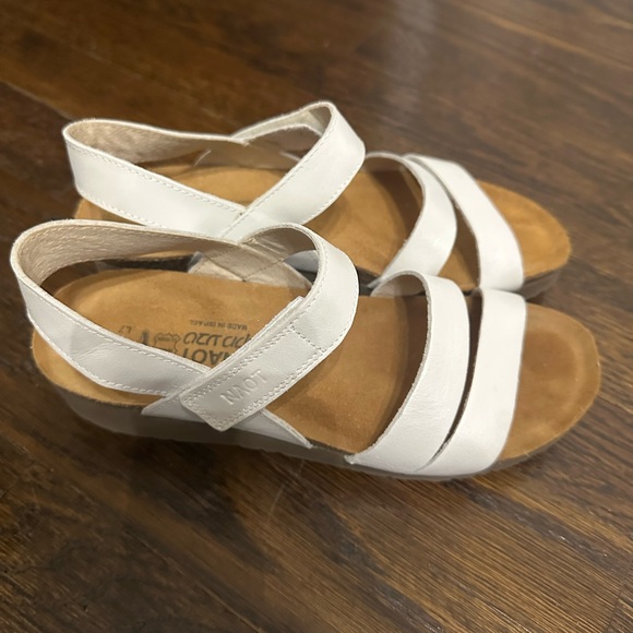 Naot Sandals Size 38 - Picture 2 of 4